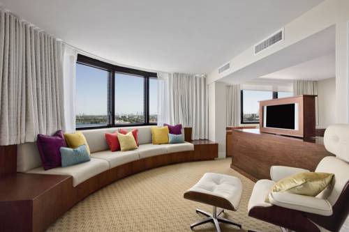 Photo of guestrooms at Hilton Miami Airport