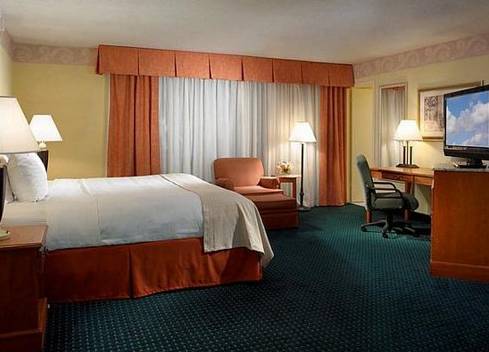 Photo of guestrooms at Holiday Inn Miami International Airport